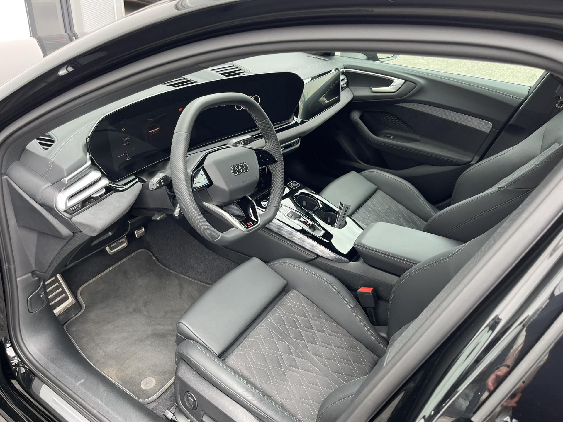 Audi A5, 2.0TDi Quattro 150kW S-Line - fotka 5