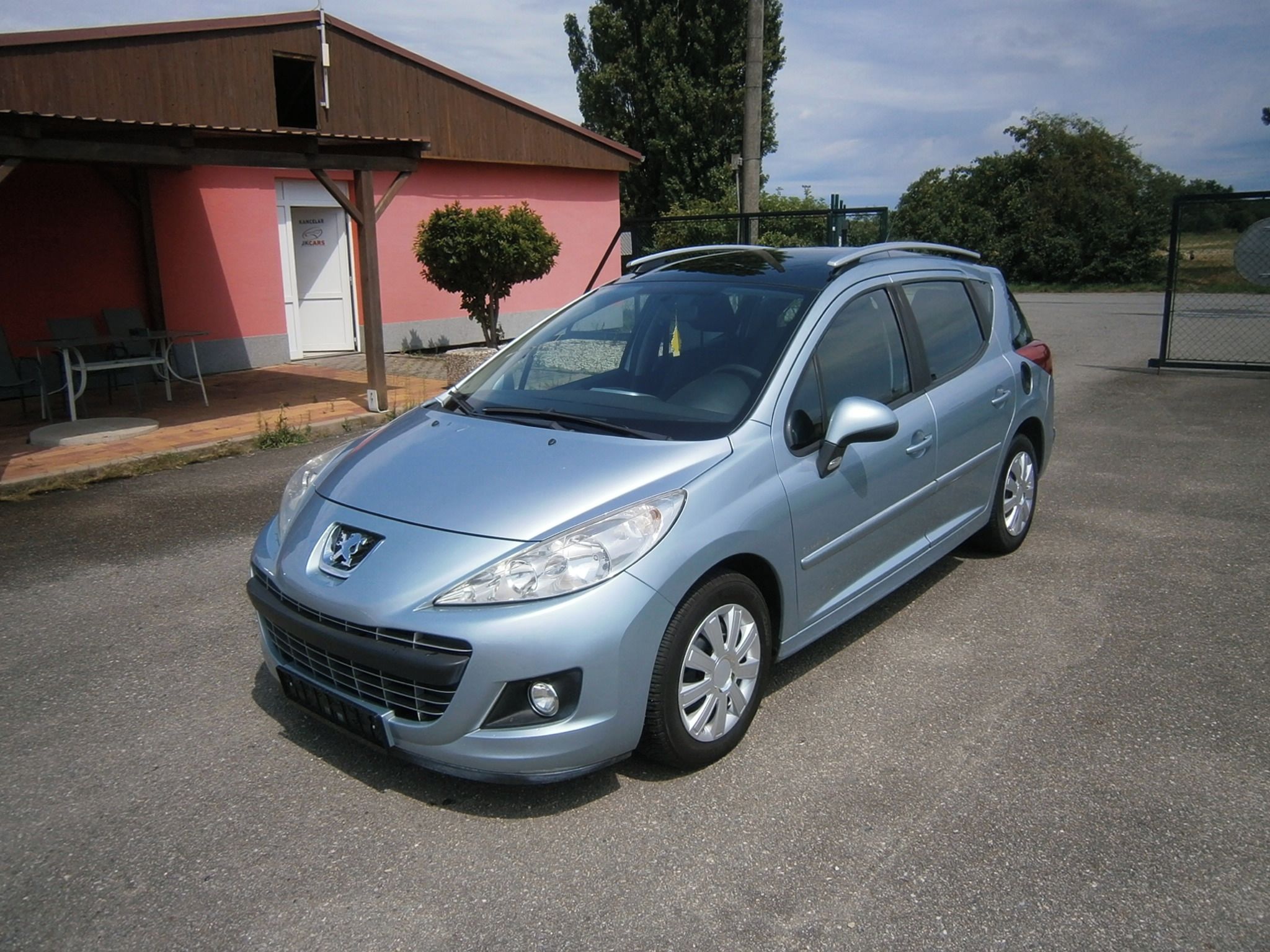 Peugeot 207, 1,4i, 70kW, serviska