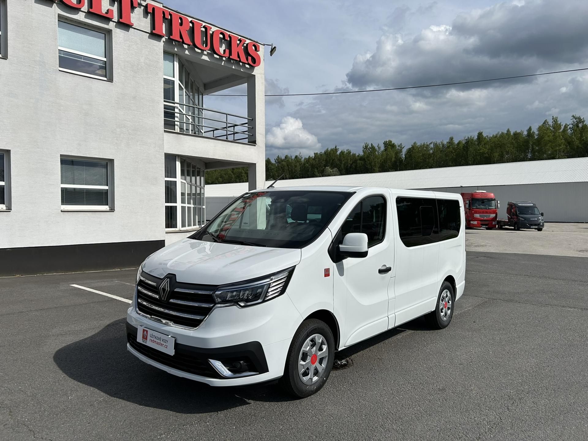 Renault Trafic, COMBI L1H1 150k RED 9 míst - fotka 2