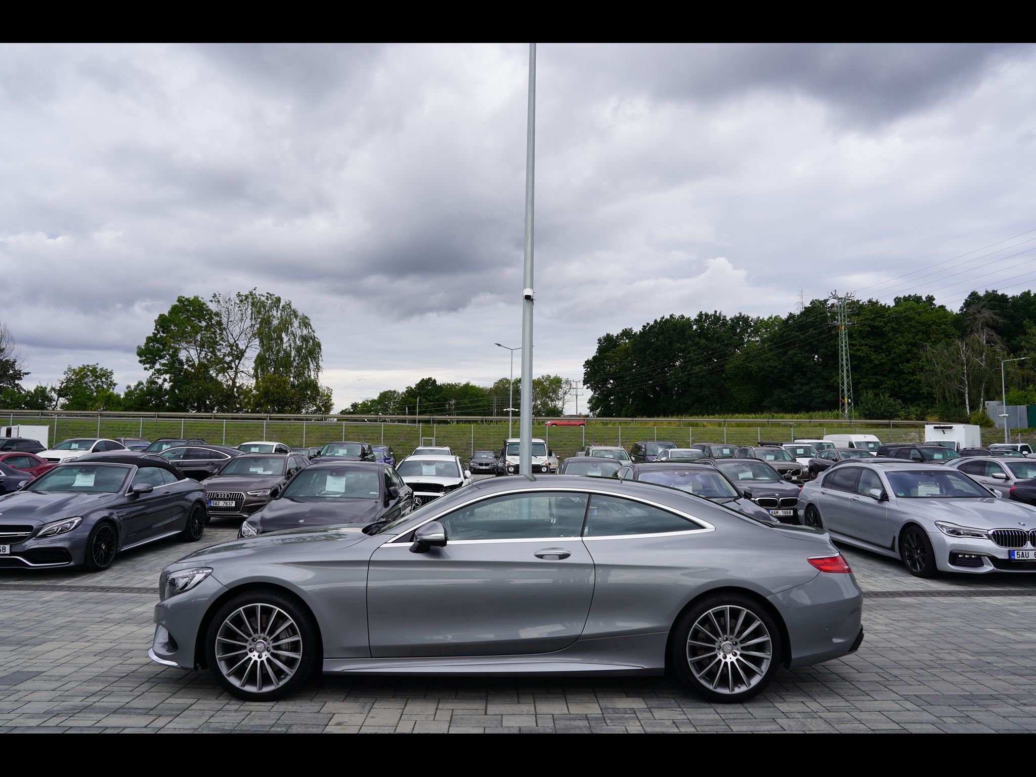 Mercedes-Benz Třídy S, S 500 4Matic Coupe AMG - fotka 3