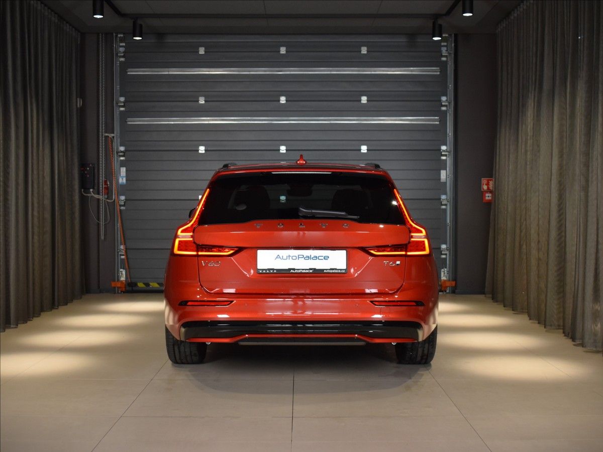 Volvo V60, 2,0 T6 AWD PLUS BLIS,Bezklíč - fotka 3