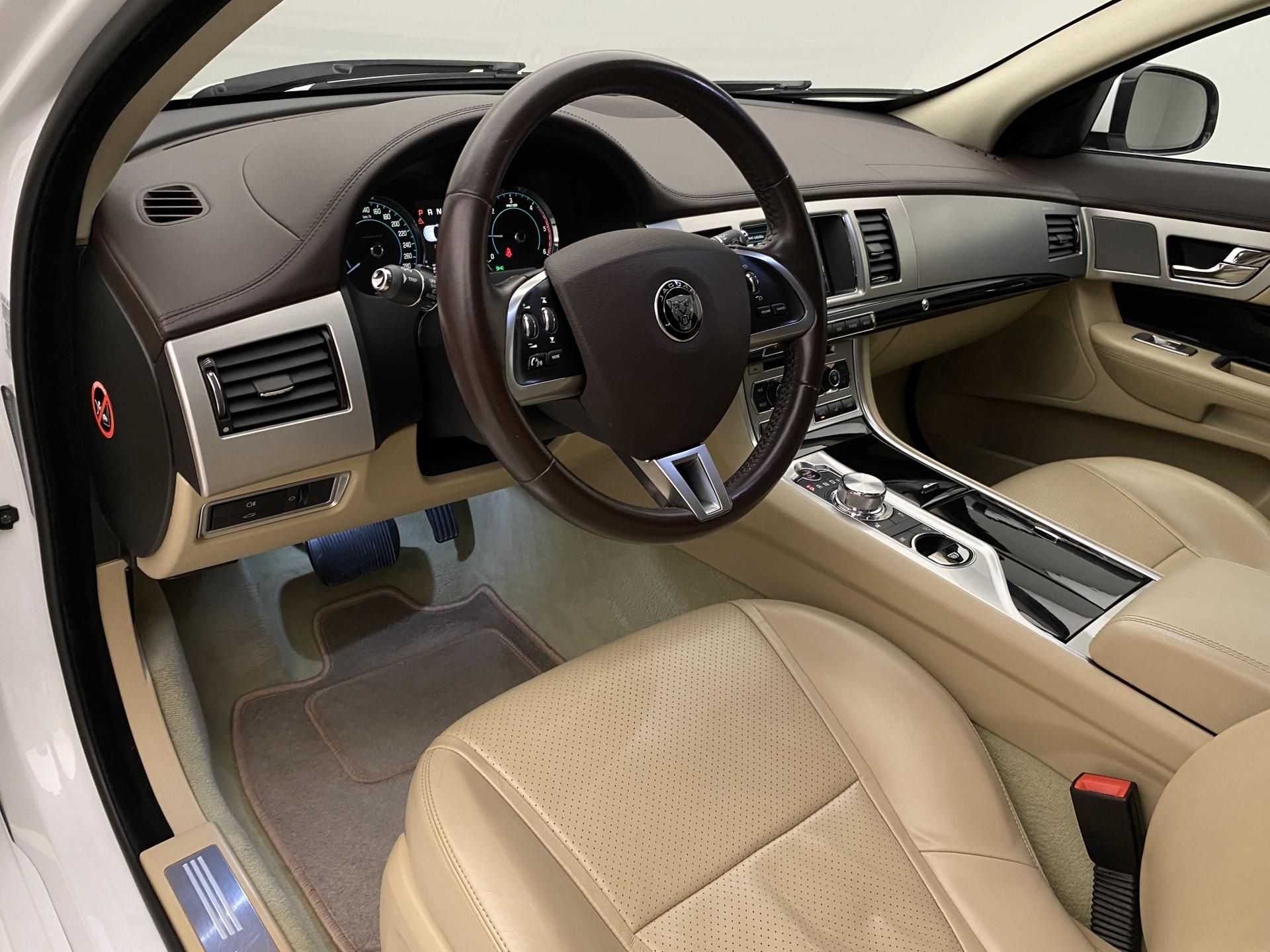 Jaguar XF, 3.0 V6D AUT CZ - fotka 4