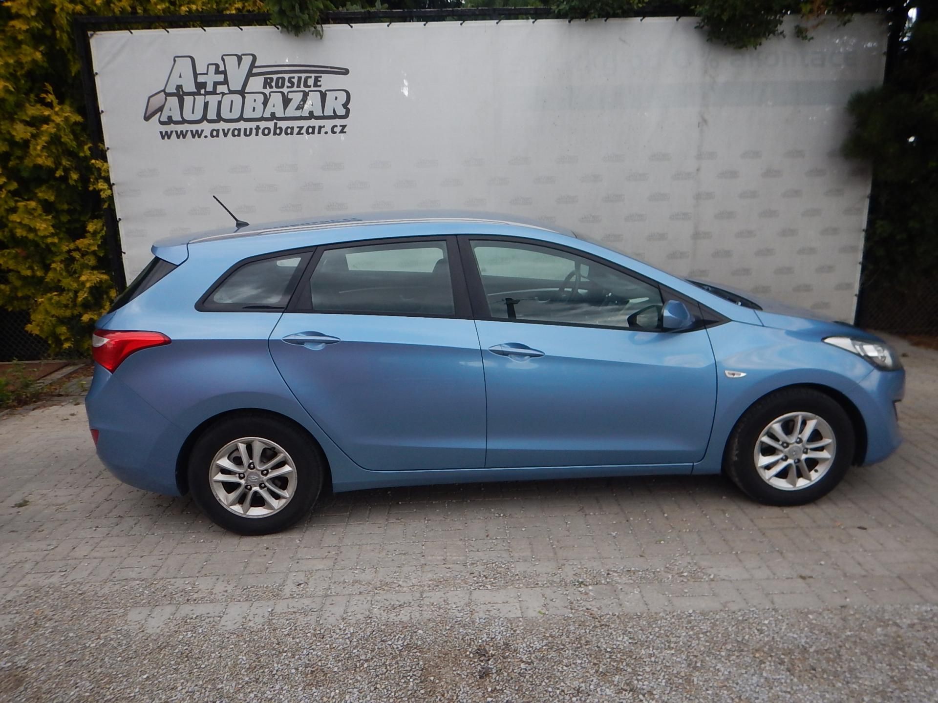 Hyundai i30, 1.6i 16V, ČR, KLIMA - fotka 6