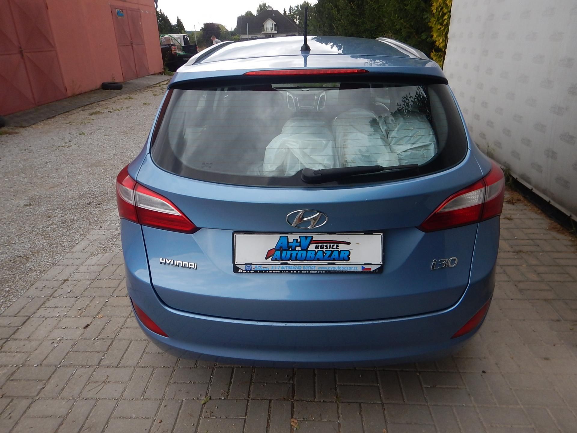 Hyundai i30, 1.6i 16V, ČR, KLIMA - fotka 5