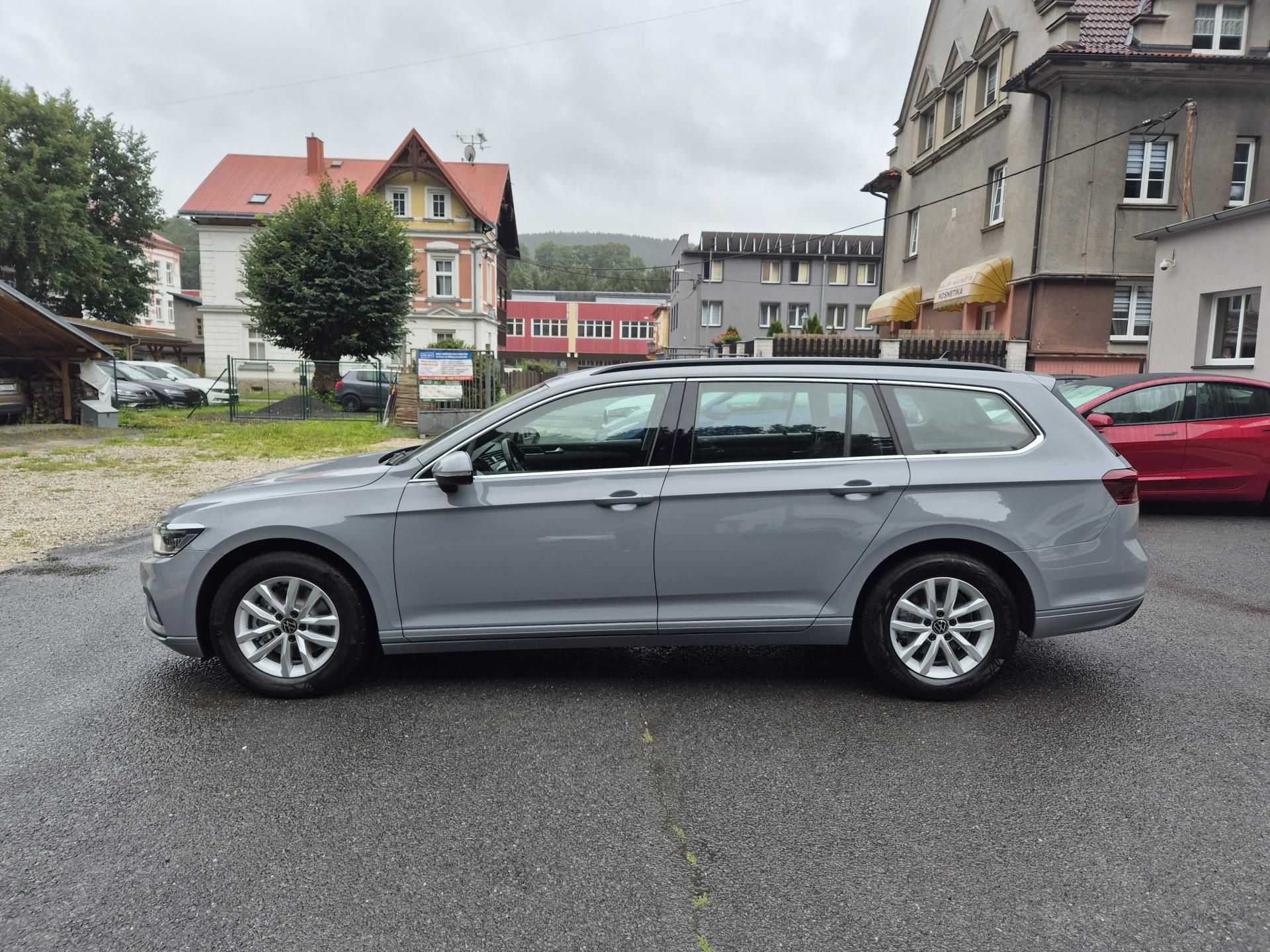 Volkswagen Passat Variant, 2,0TDi,110kw,DSG,16ALU - fotka 6