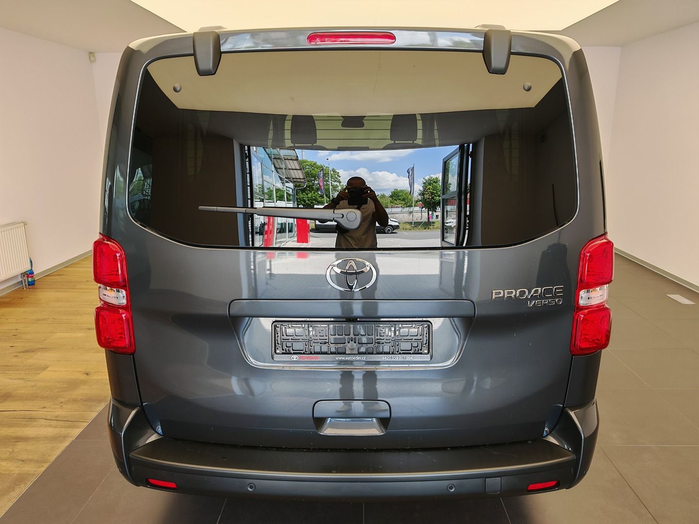 Toyota Proace, 5D - L2 - 2.0L Diesel 177 - 8 - fotka 4