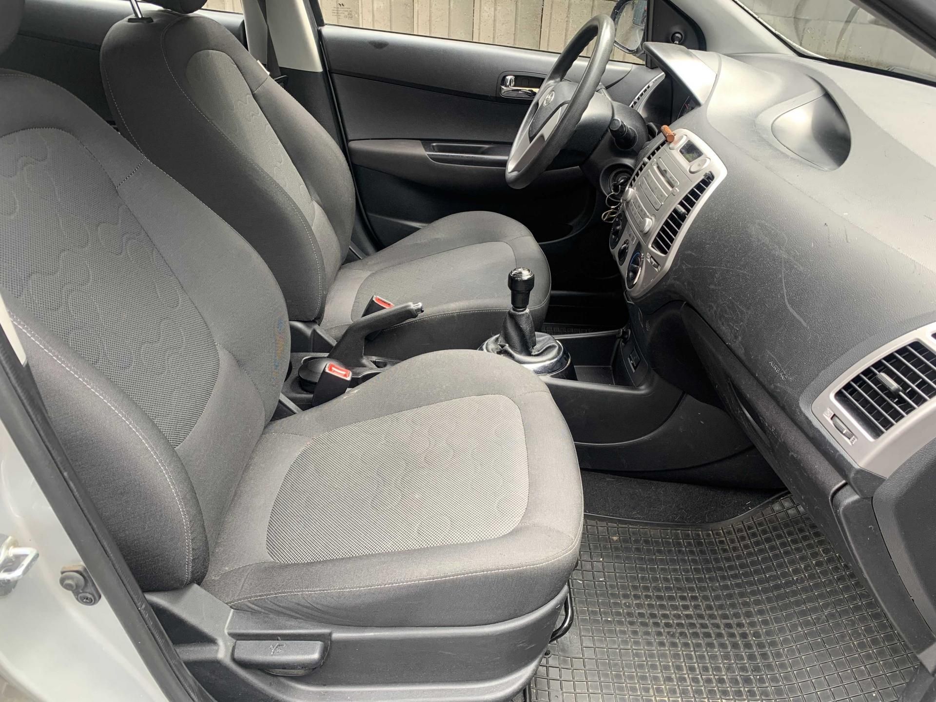 Hyundai i20, 1.25 57 kW NOVÁ STK - fotka 6