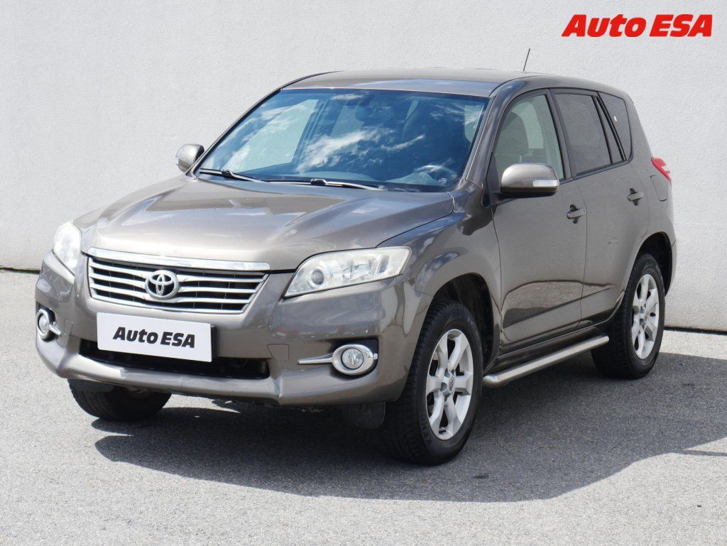 Toyota Rav4, 2.0i 4X4,ČR,AT,tažné - fotka 3