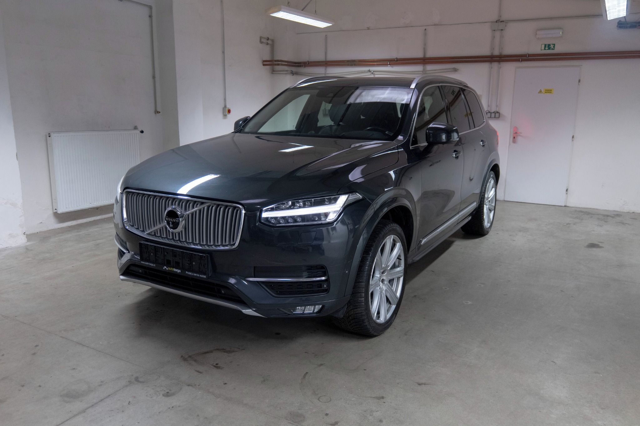 Volvo XC90, D5 AWD INSCRIPTION*HUD*360 - fotka 3