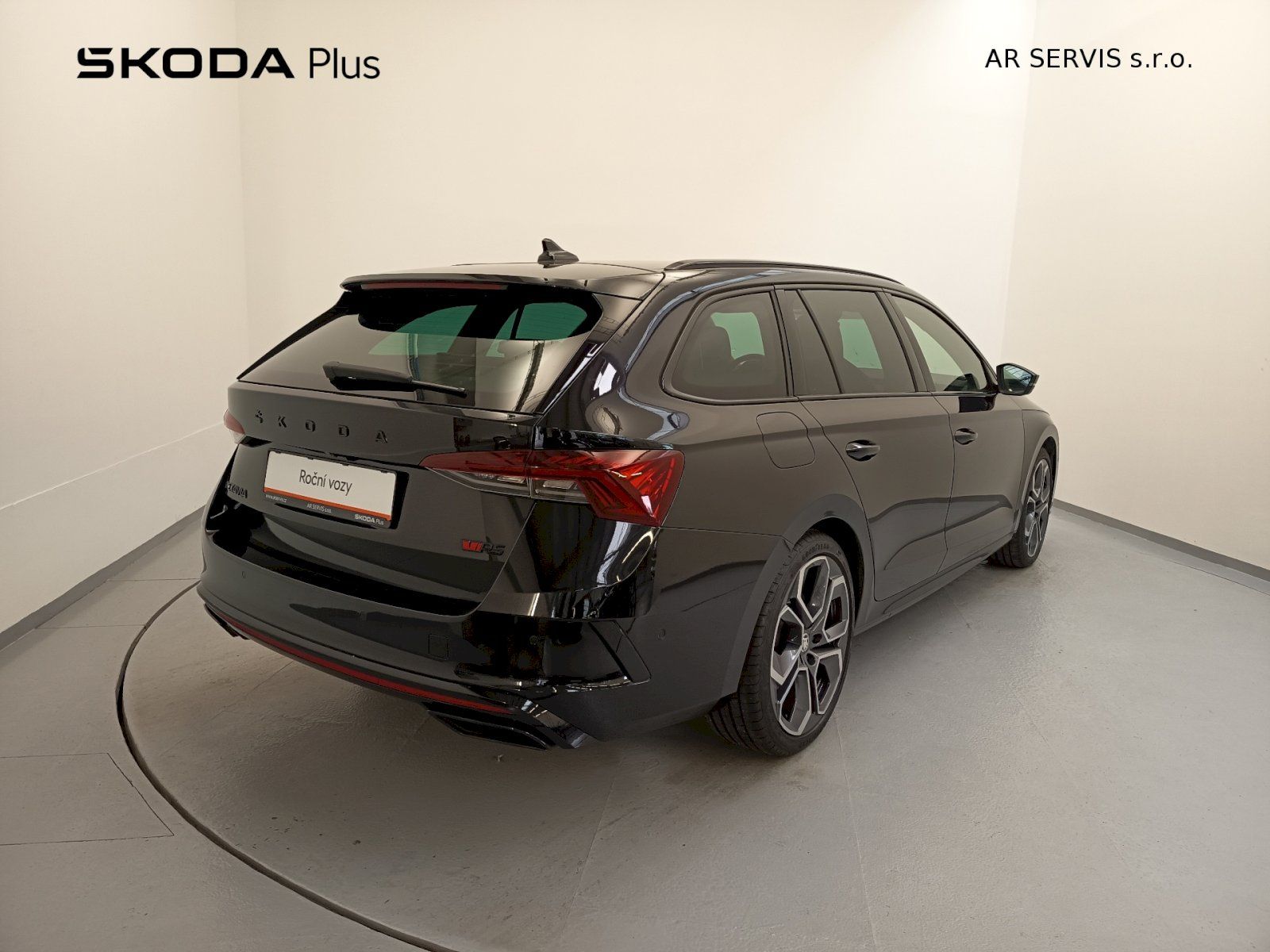 Škoda Octavia, Combi RS Challenge Plus 2.0TSI - fotka 2