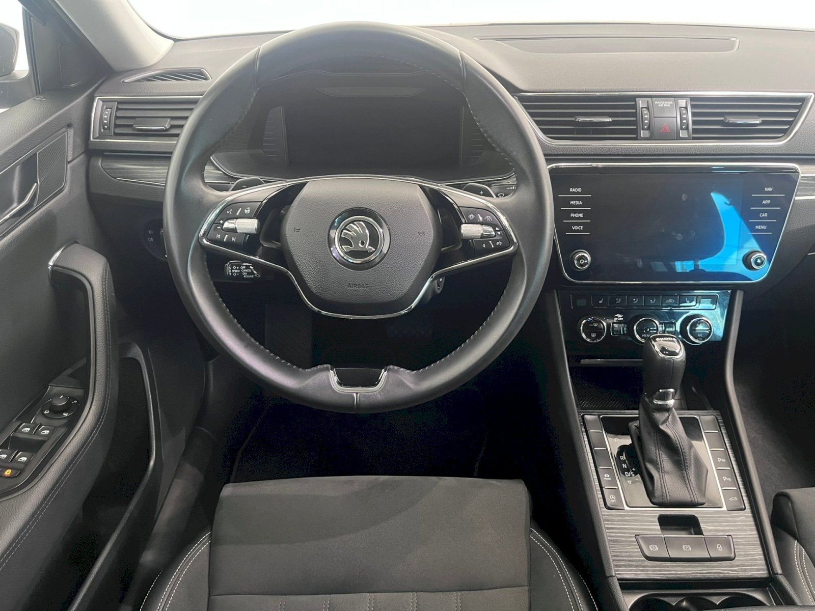 Škoda Superb, Combi 2.0 TDI 110 kW A7F Style - fotka 5