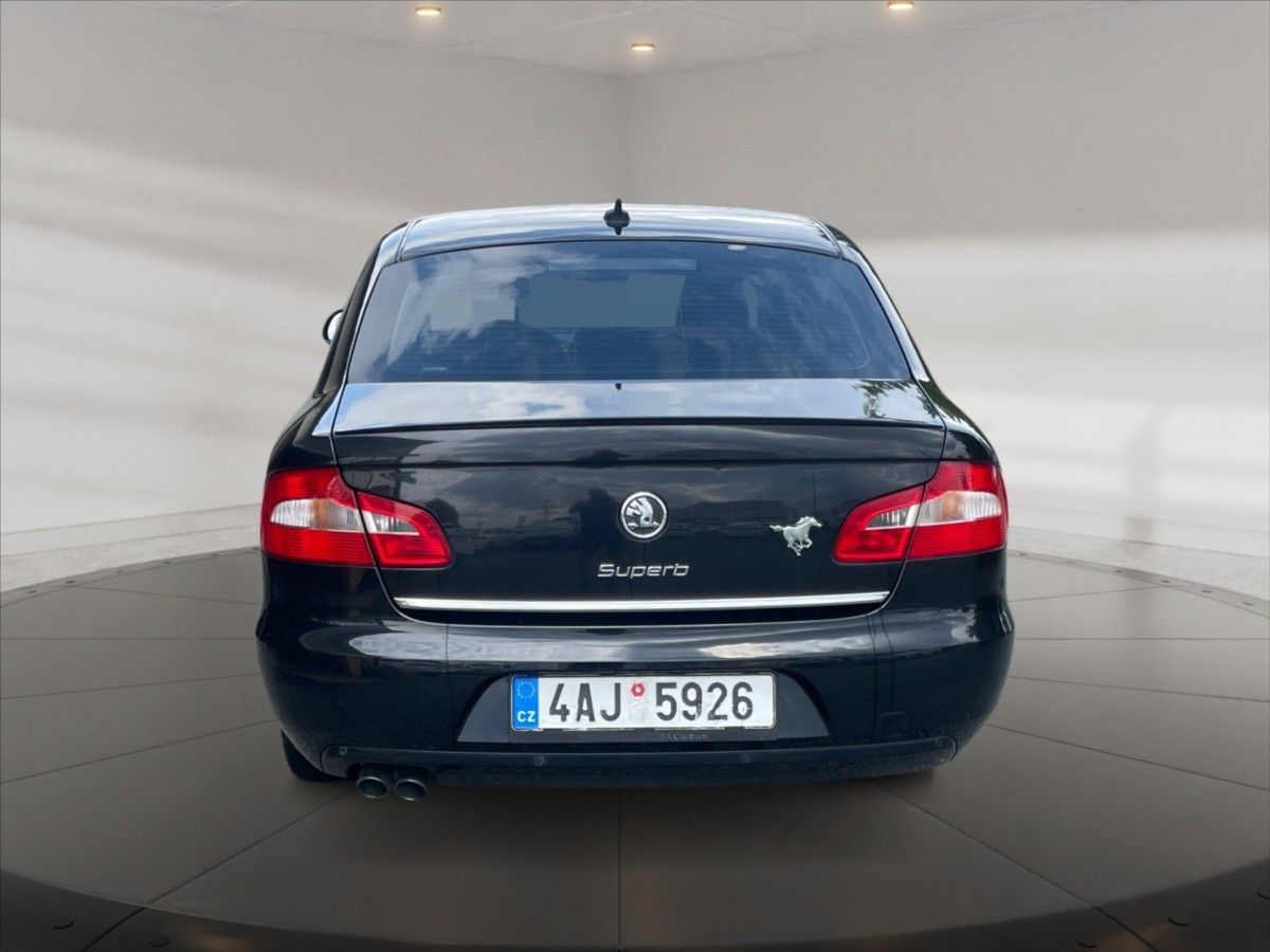 Škoda Superb, 2,0 TDI Elegance 4x4 DSG - fotka 5