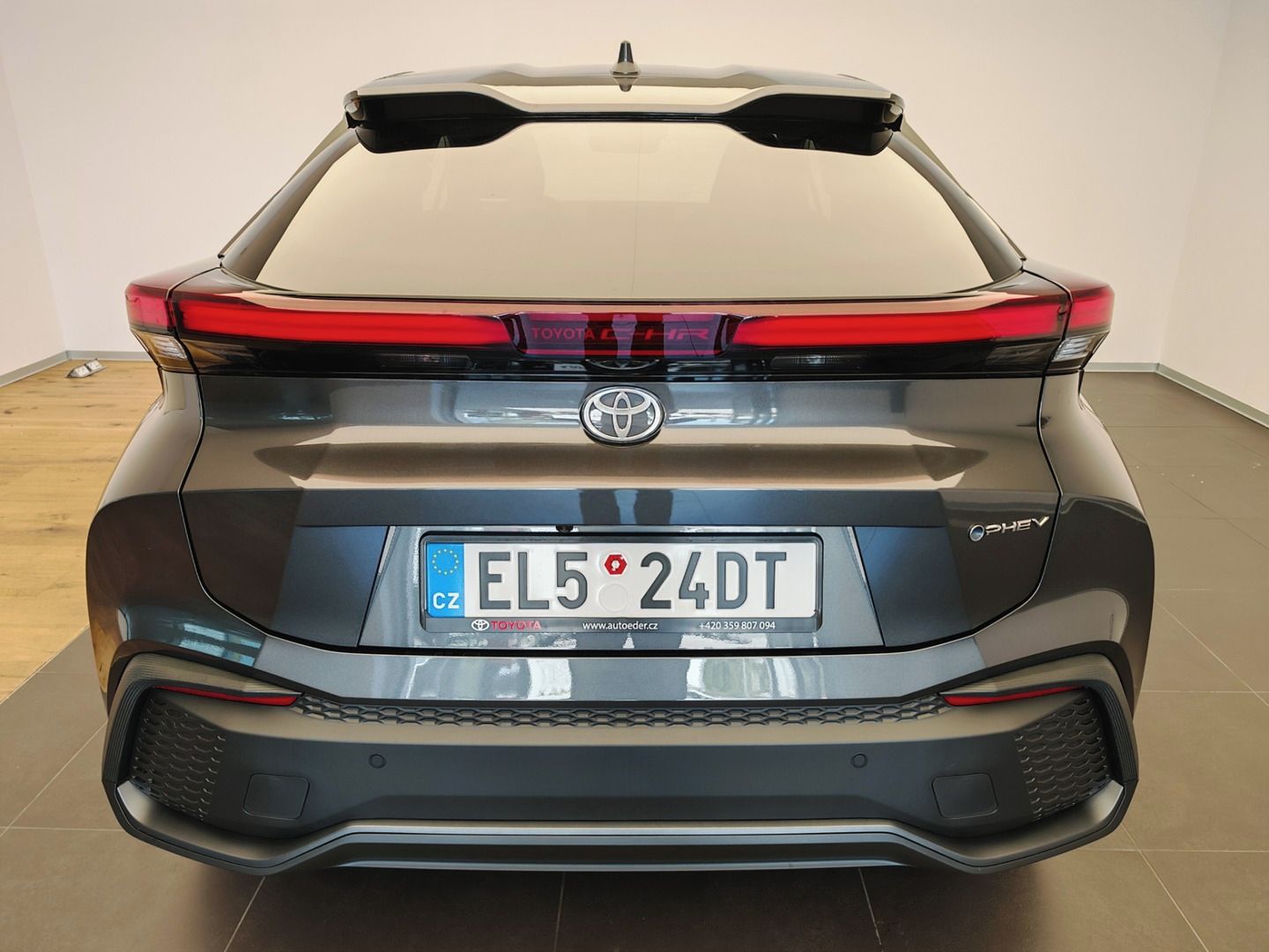 Toyota C-HR, 2.0 PHEV 4x2 Style - fotka 5