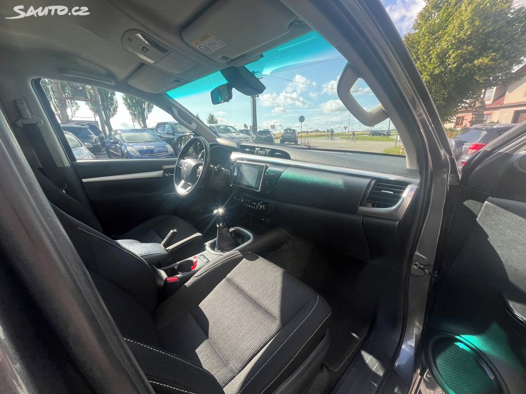Toyota Hilux, fotka 11