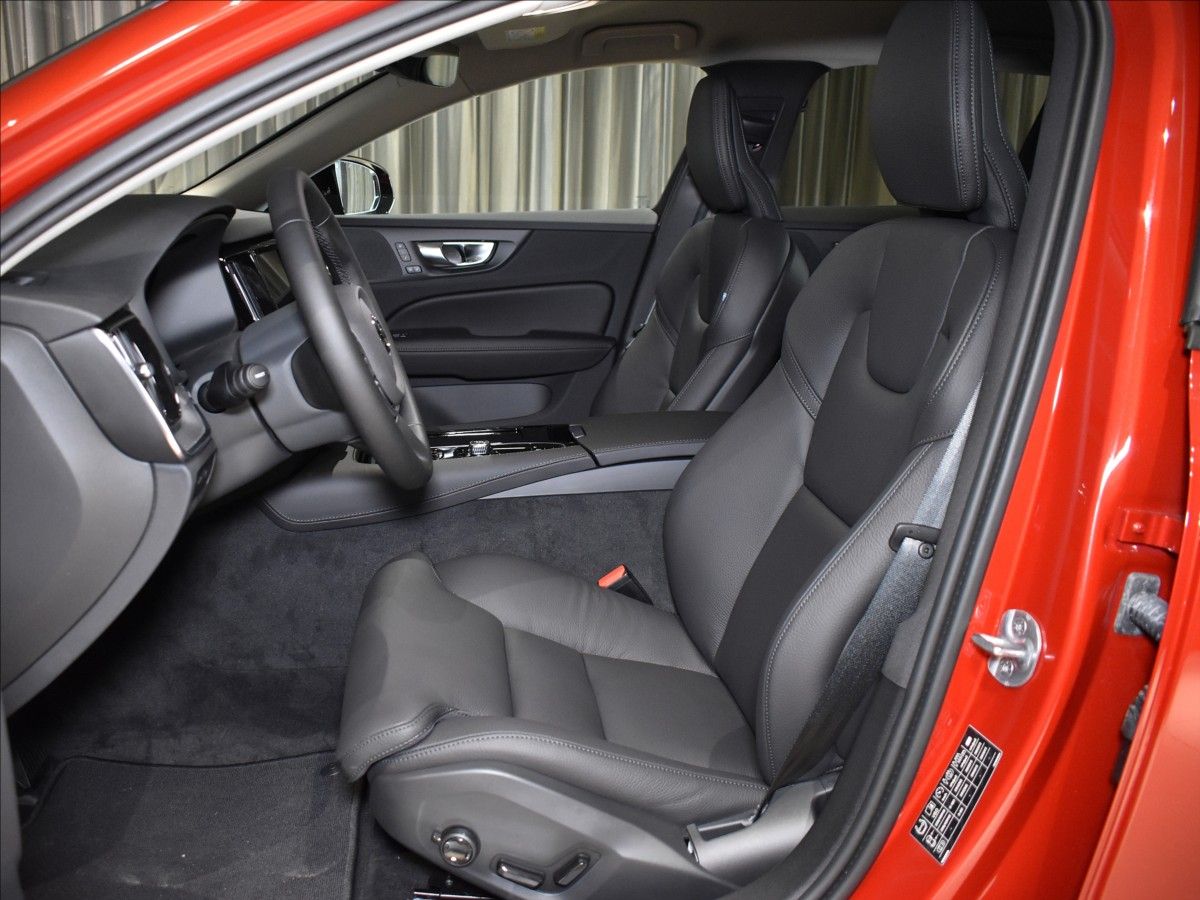 Volvo V60, 2,0 T6 AWD PLUS BLIS,Bezklíč - fotka 6