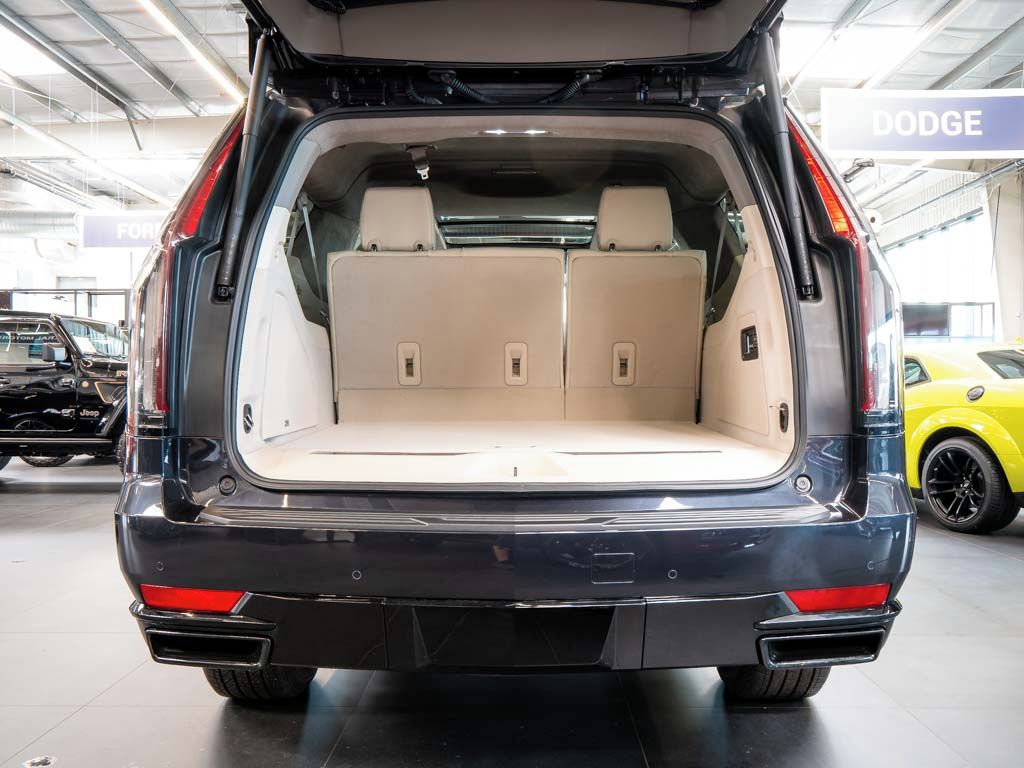 Cadillac Escalade, 6.2 ESV Sport Platinum NVision - fotka 6