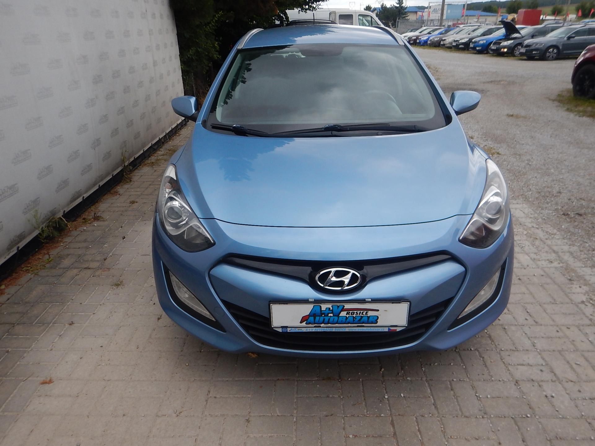 Hyundai i30, 1.6i 16V, ČR, KLIMA - fotka 3