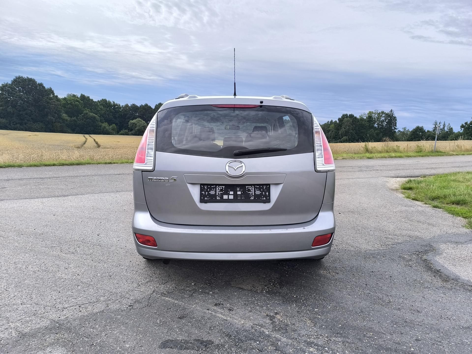 Mazda 5, 2.0 7MÍST - fotka 6