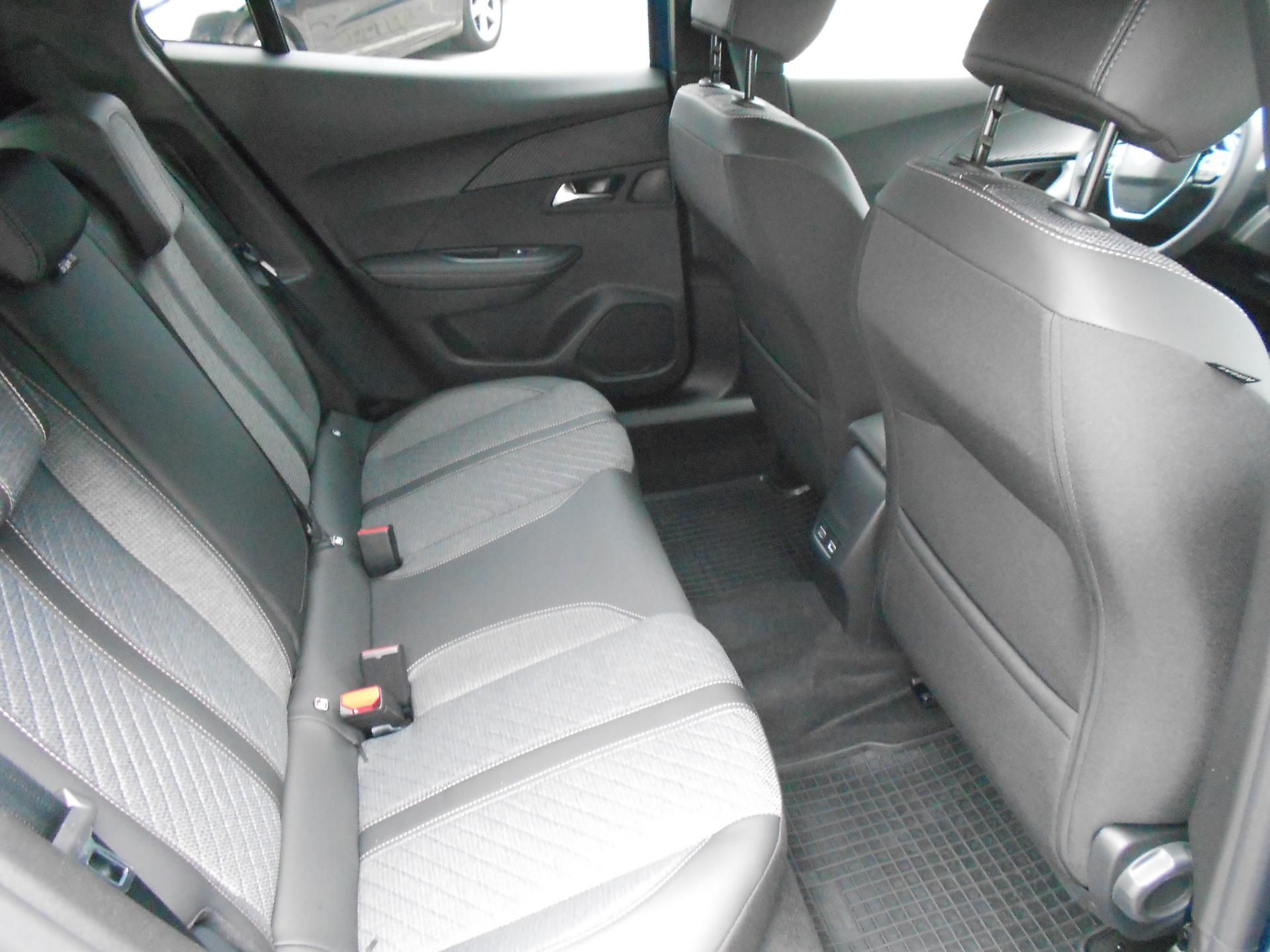 Peugeot 2008, ALLURE Elektromotor 115 kW / 1 - fotka 6