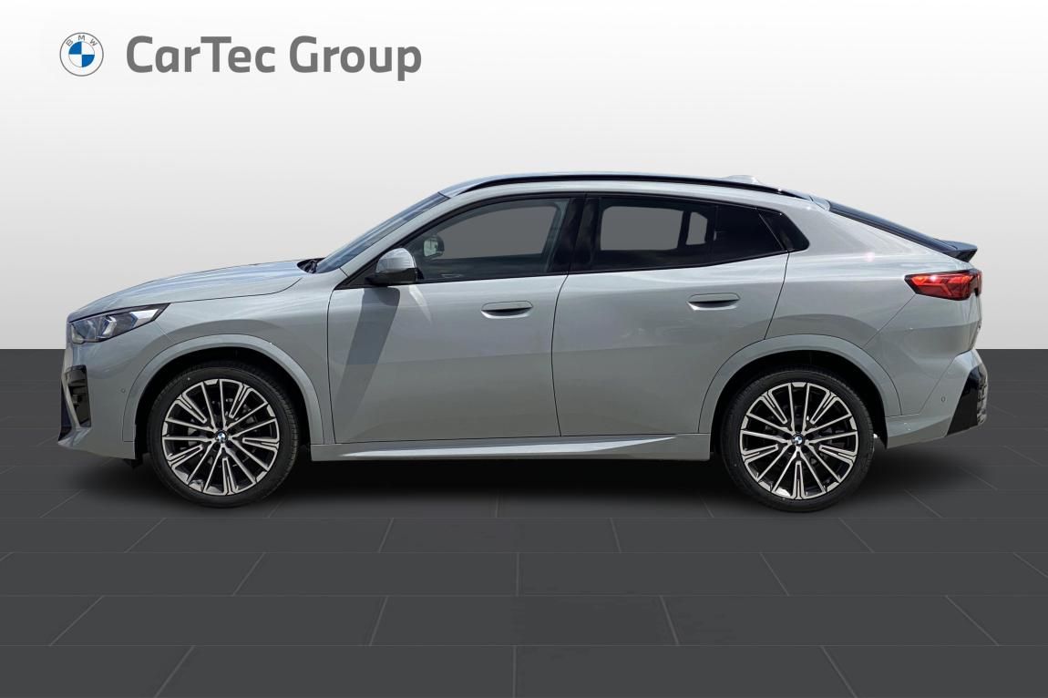 BMW X2, sDrive18d - fotka 4