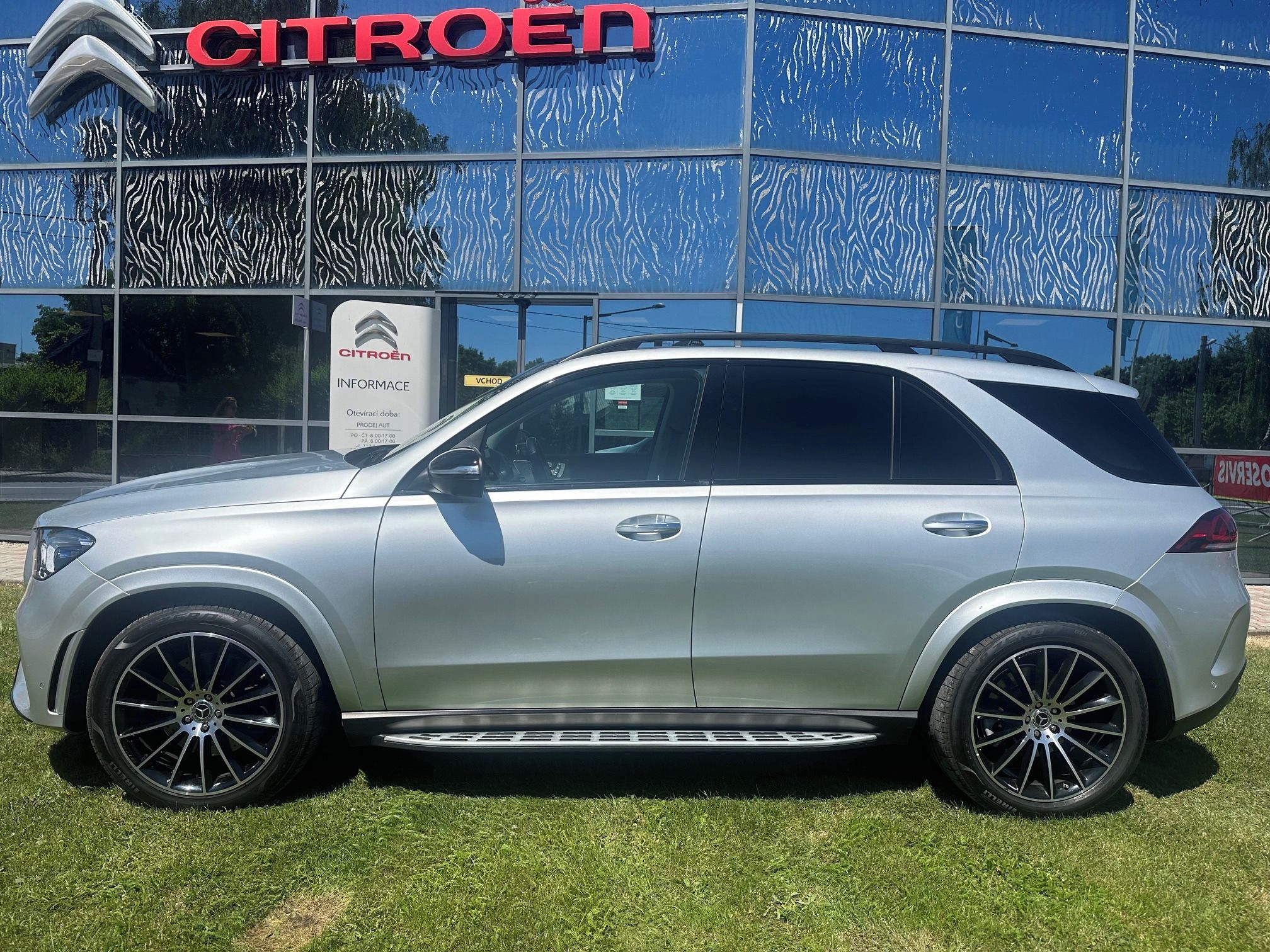 Mercedes-Benz GLE, 400D 4MATIC / AMG / DPH / ČR - fotka 2