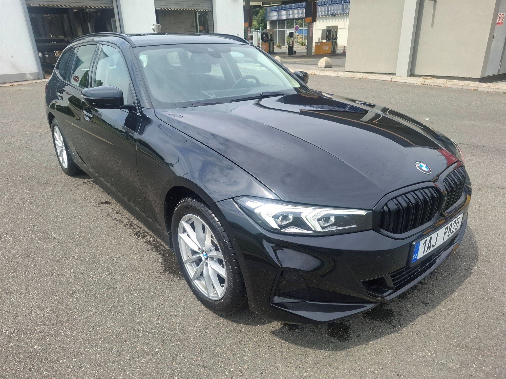 BMW Řada 3, 320i Facelift  CÉBIA - fotka 4