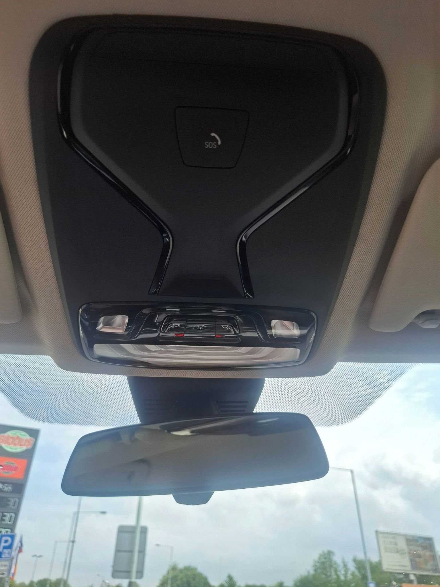 BMW Řada 3, 320i Facelift  CÉBIA - fotka 2