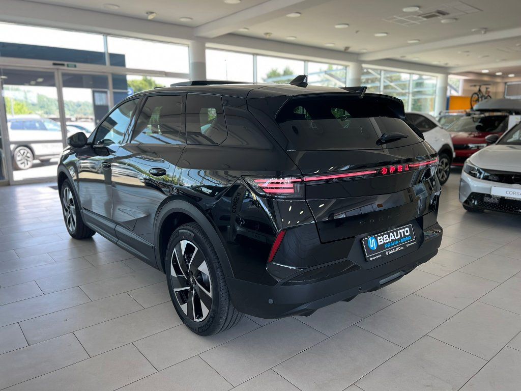 Opel Grandland, GS Hybrid 1,2T 145k Automat+ZP - fotka 6