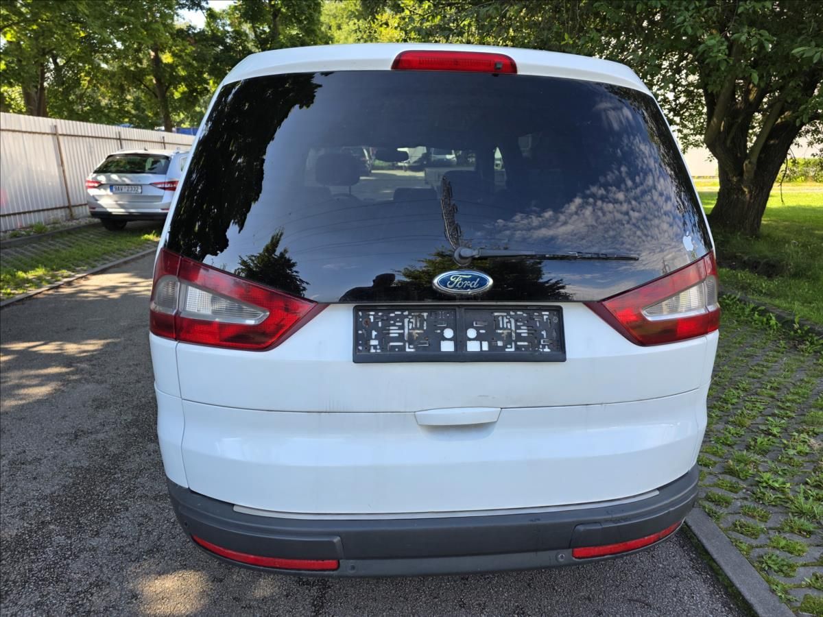 Ford Galaxy, 2,0 2.0TDCI 96KW GHIA 7.MÍST - fotka 5