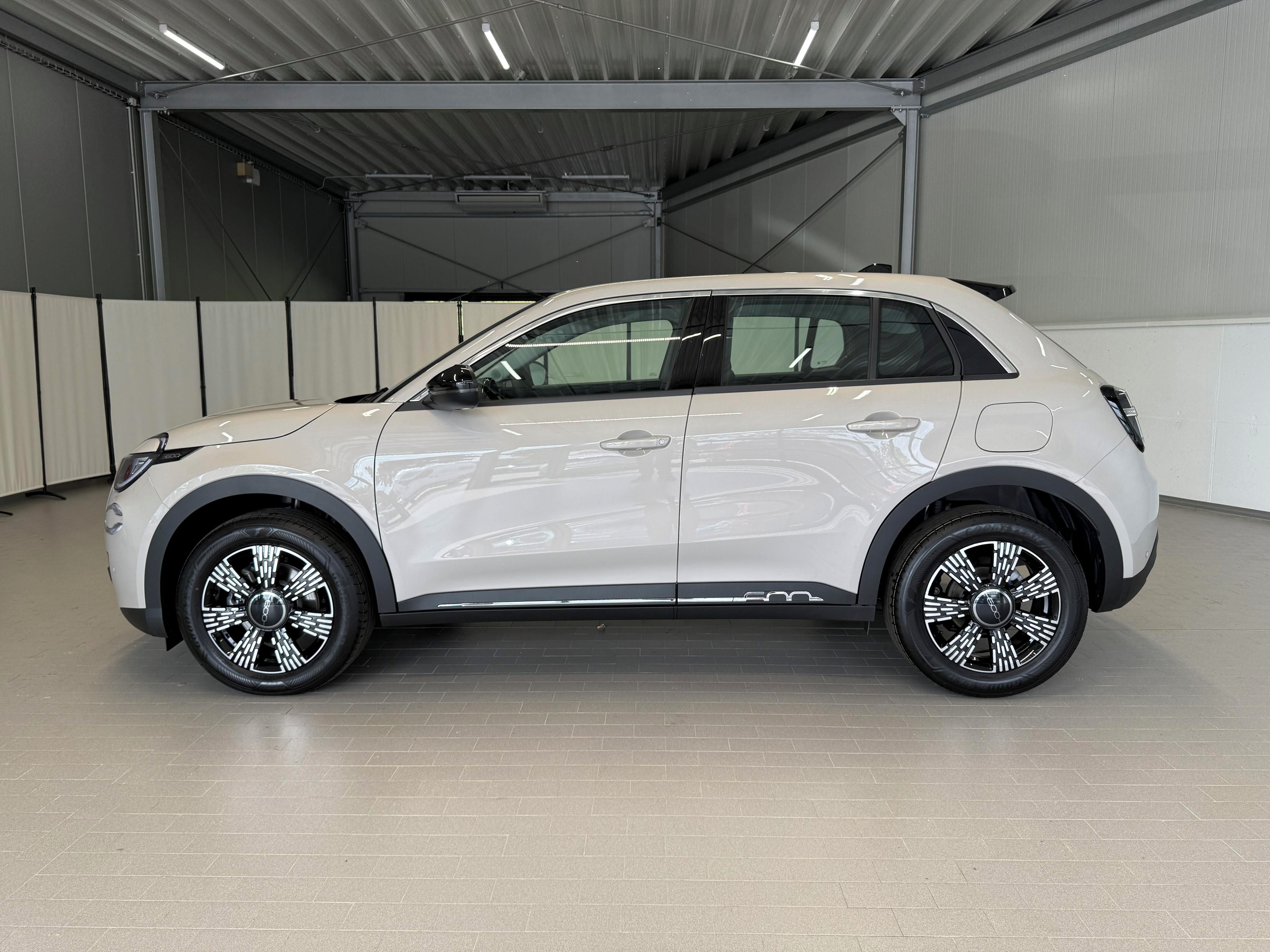 Fiat 600, 1.2 Turbo Hybrid 110k MHEV eDC - fotka 2