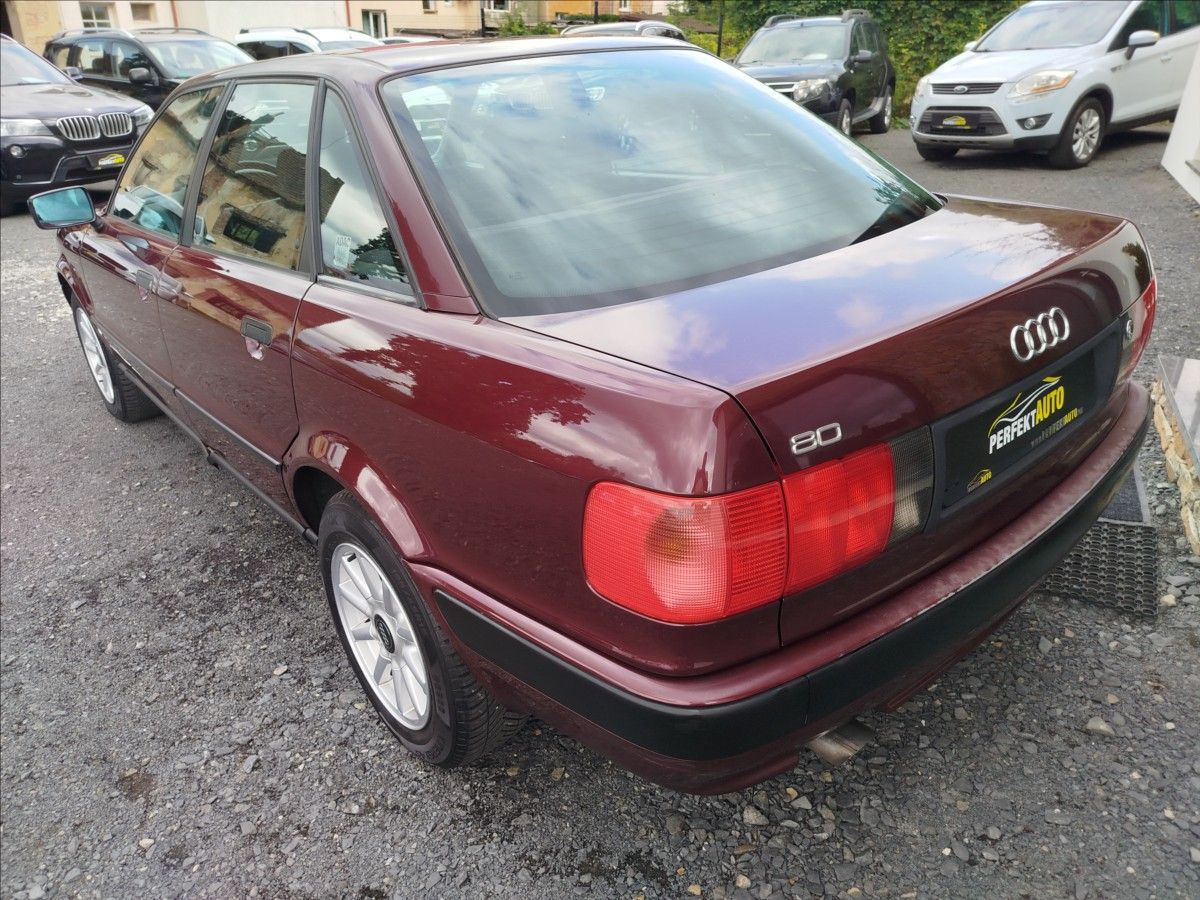 Audi 80, 2,0 i originál bez zásahů - fotka 4