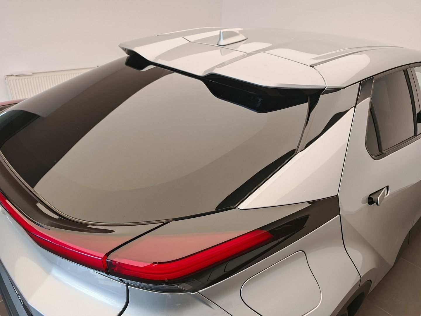 Toyota C-HR, 2.0 PHEV 4x2 Style - fotka 5