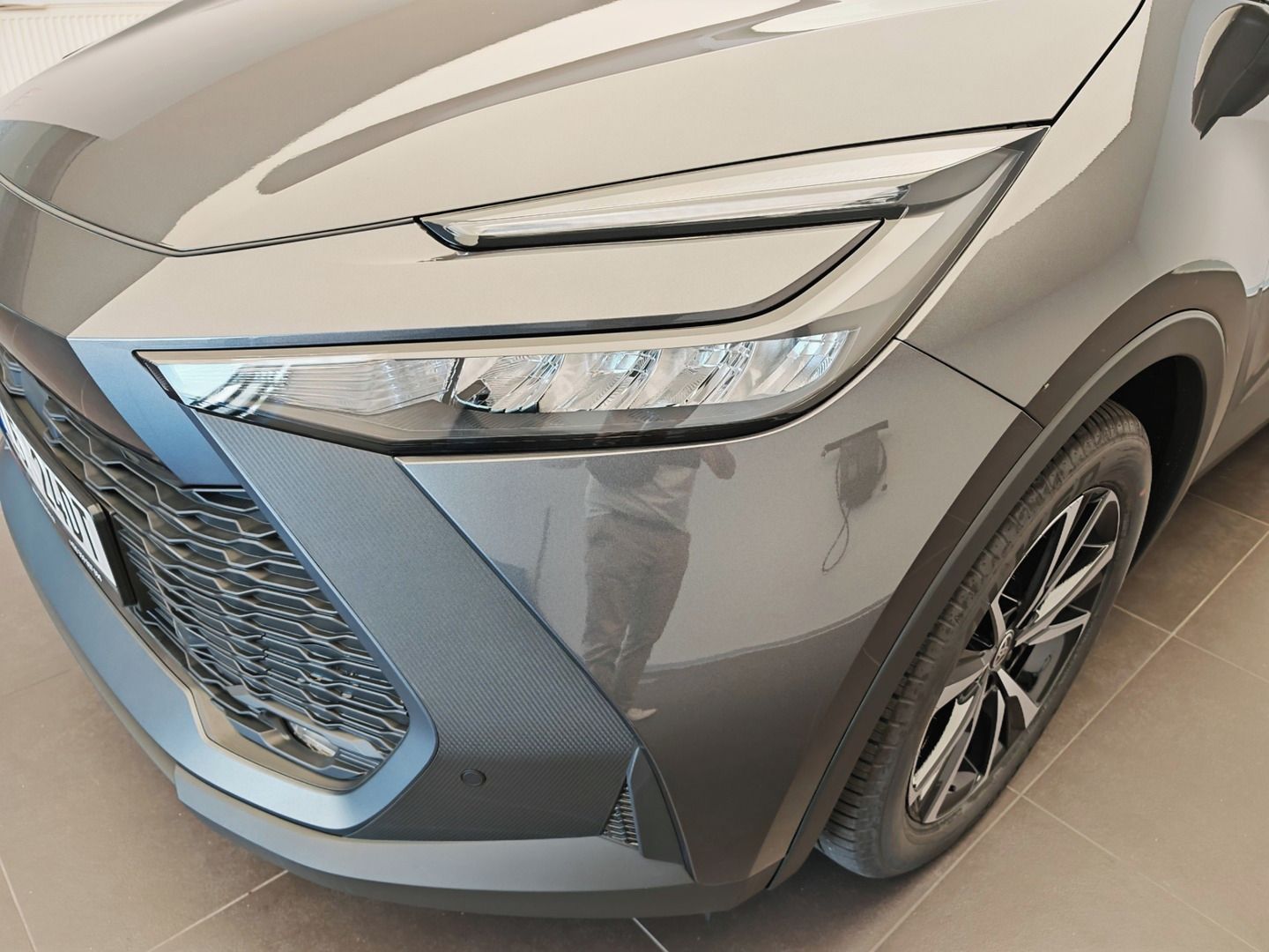 Toyota C-HR, 2.0 PHEV 4x2 Style - fotka 4