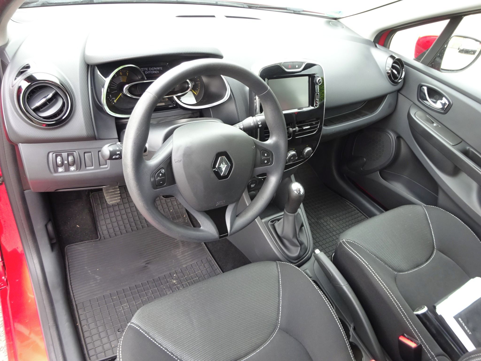 Renault Clio, 1.2i (54 KW) klima - fotka 5