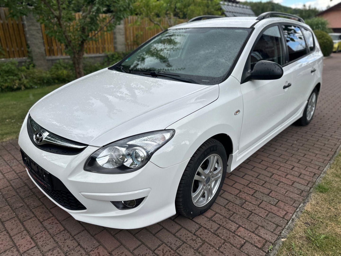 Hyundai i30, CW 1.6Crdi 66kw FIFA - fotka 2