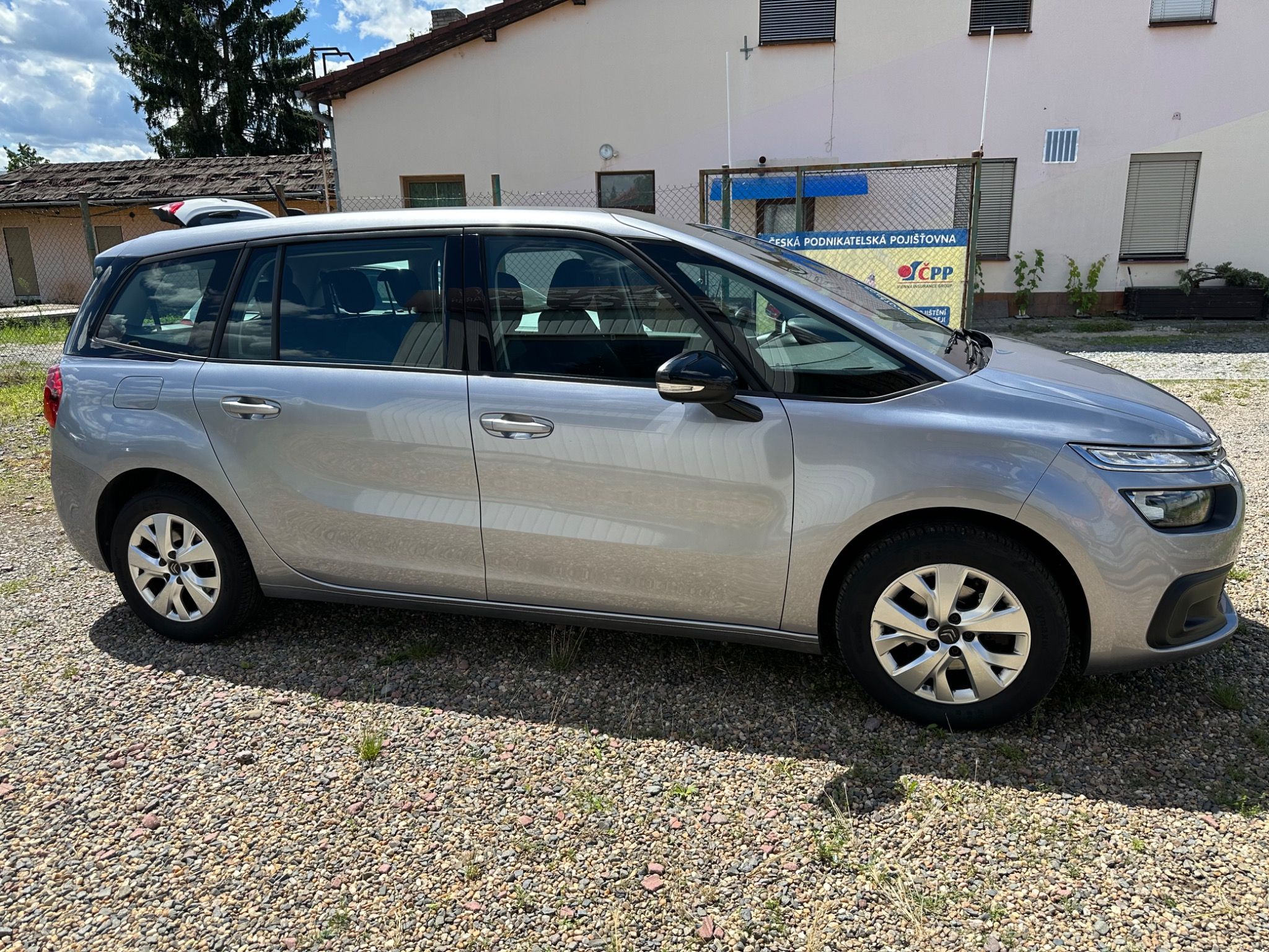 Citroën Grand C4 SpaceTourer, 1,2 PureTech 96 kW 7-MÍST - fotka 3
