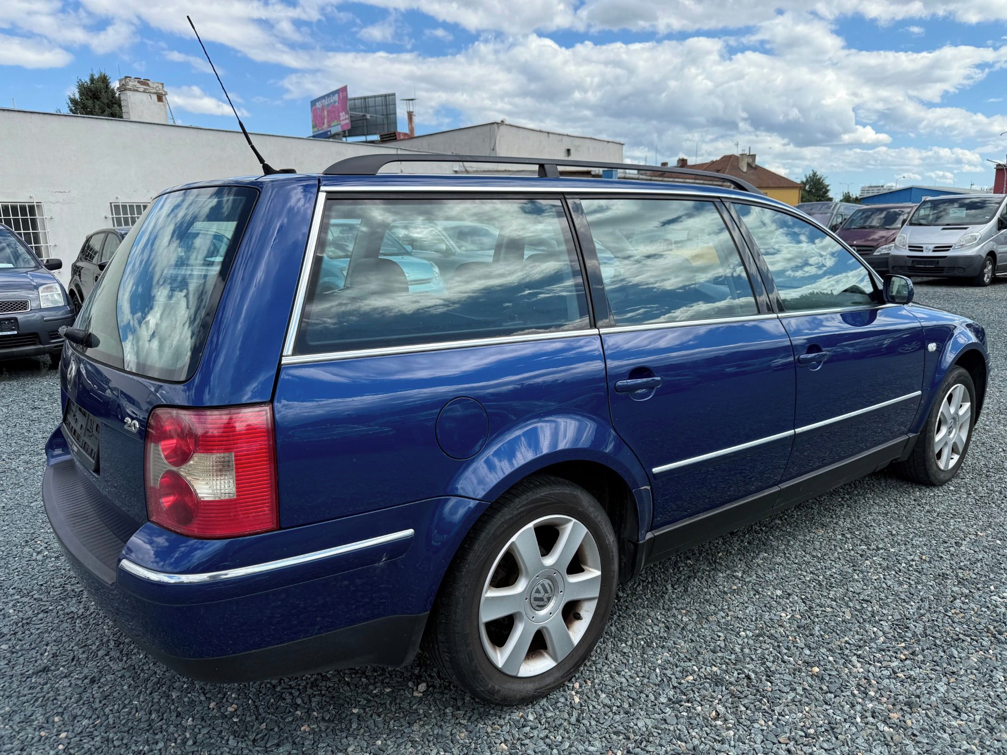 Volkswagen Passat, 2.0i Highline - fotka 2