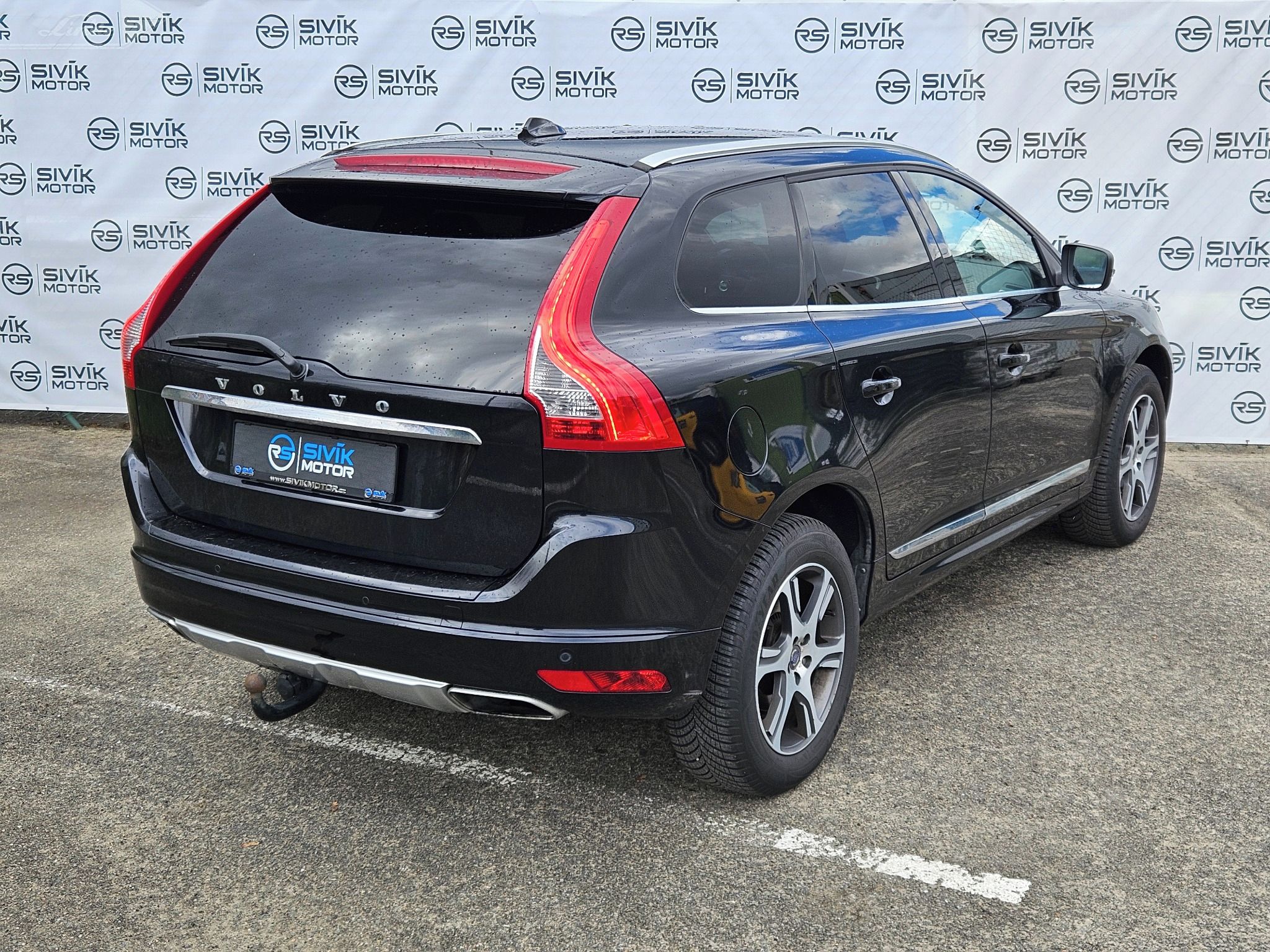 Volvo XC60, D5 158 kW AWD Summum XENON - fotka 2