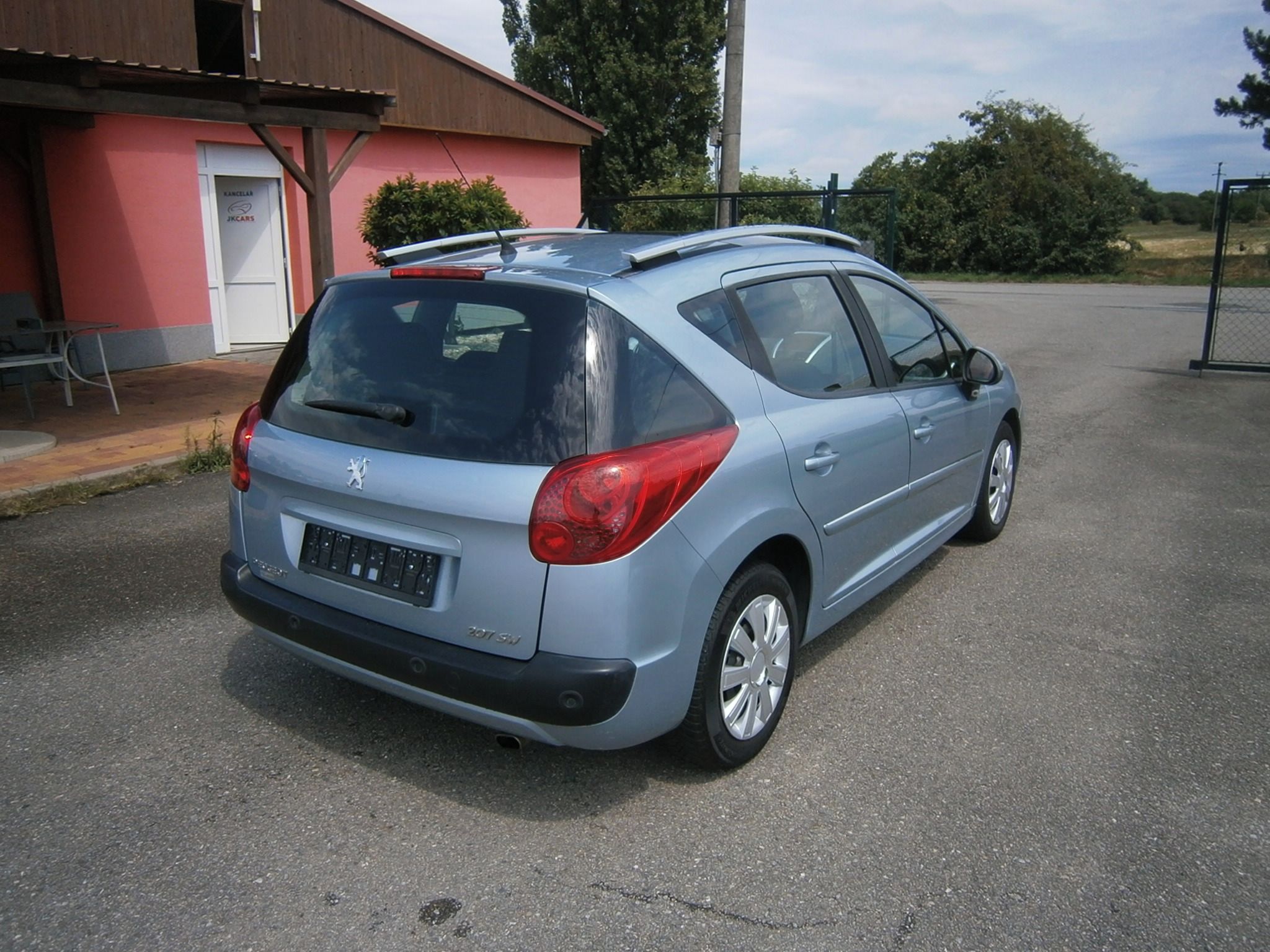 Peugeot 207, 1,4i, 70kW, serviska - fotka 4