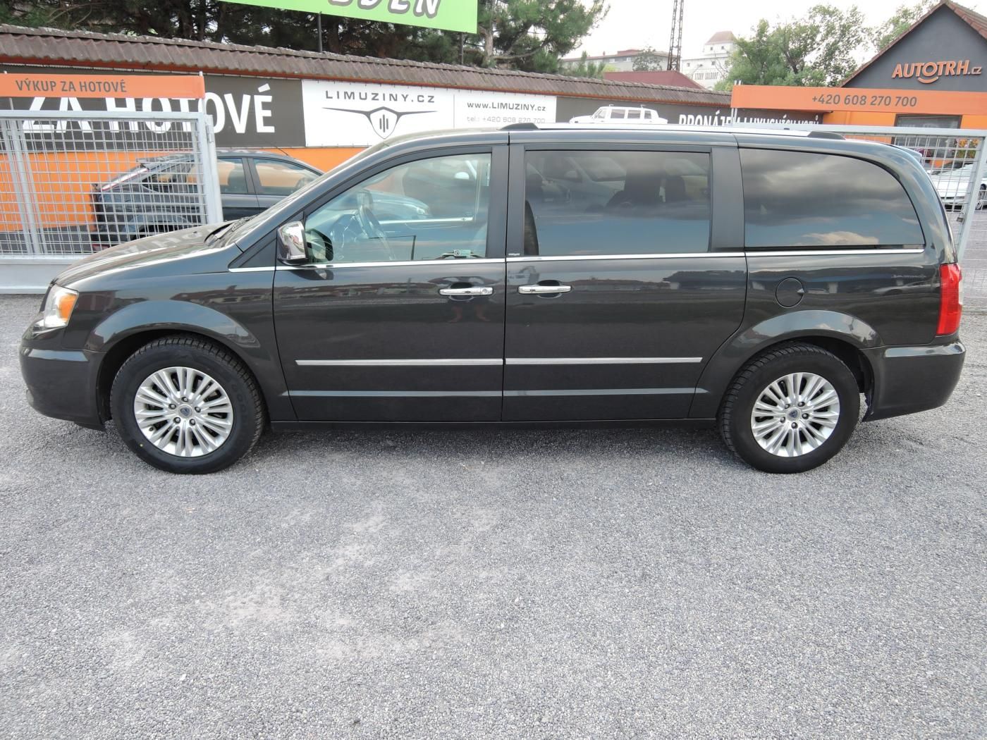 Lancia Voyager, 2,8 CRD Aut. StownGo NAVI Kůže - fotka 6