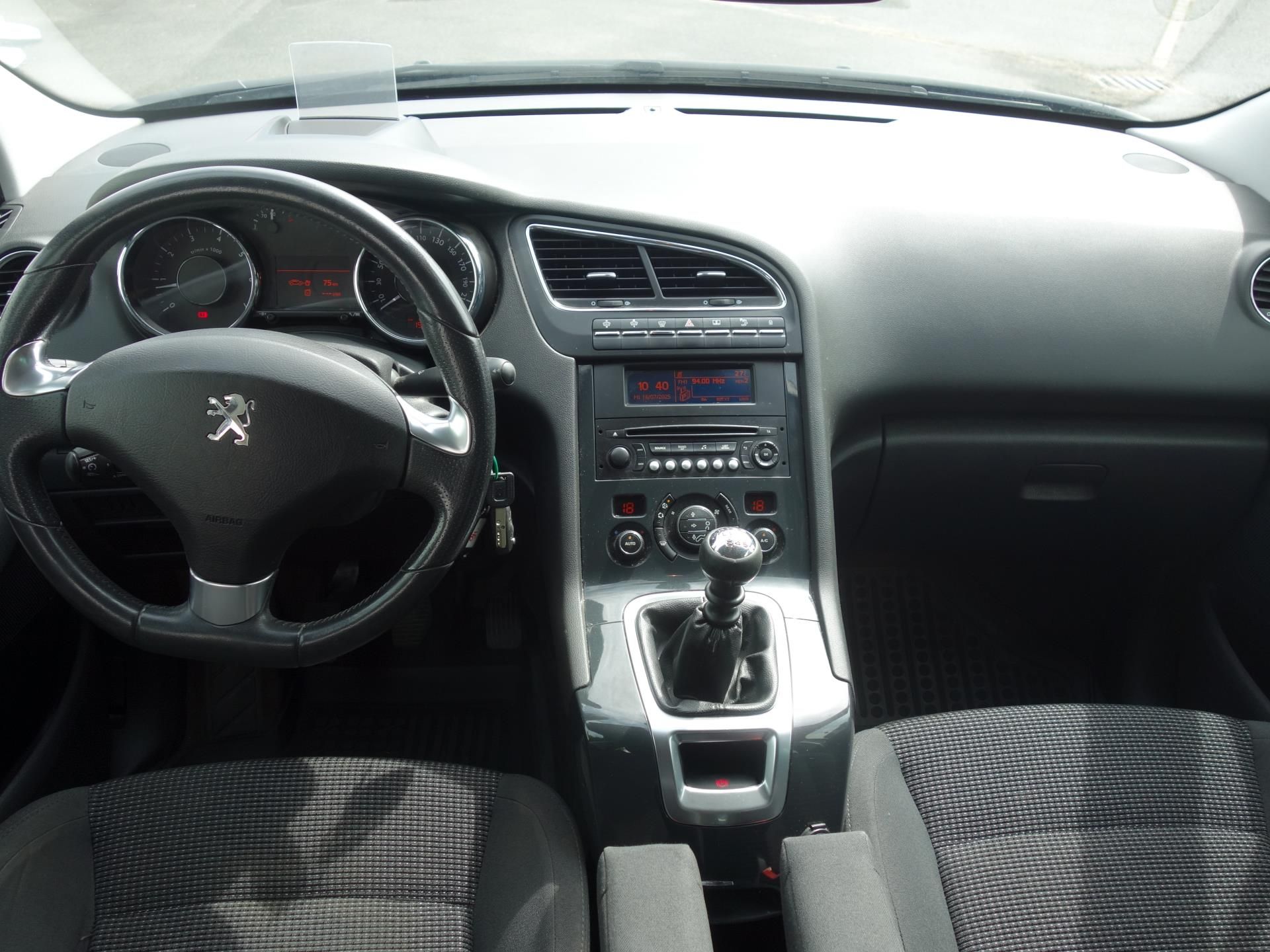Peugeot 5008, 1.6 i 16v / 115 kW - fotka 5