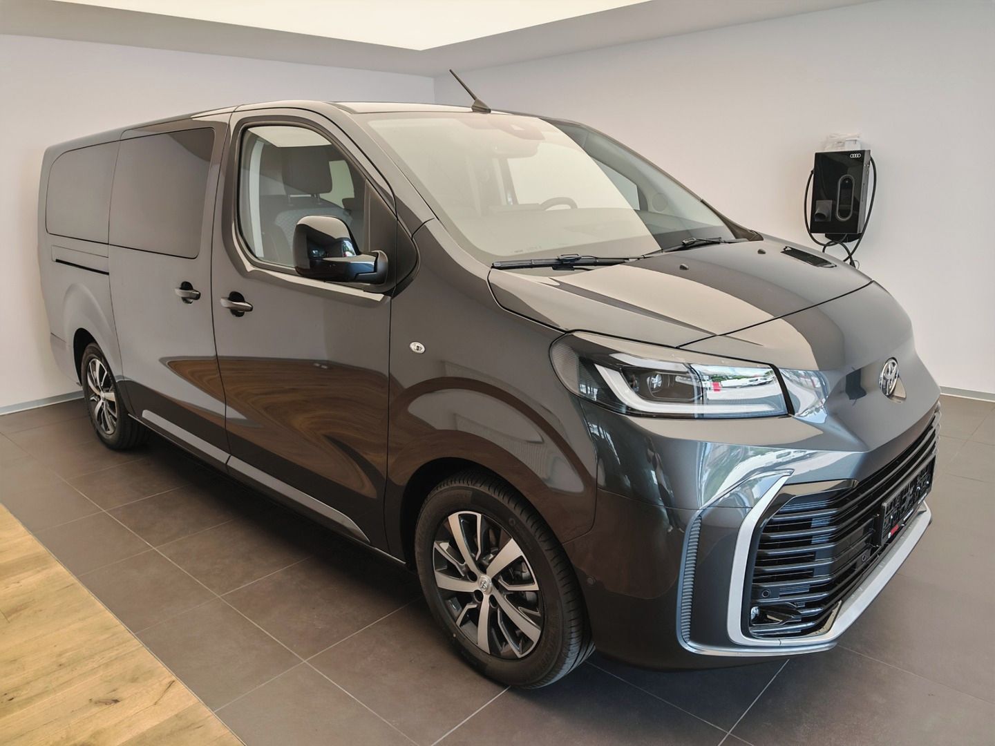 Toyota Proace, 5D - L2 - 2.0L Diesel 177 - 8 - fotka 3