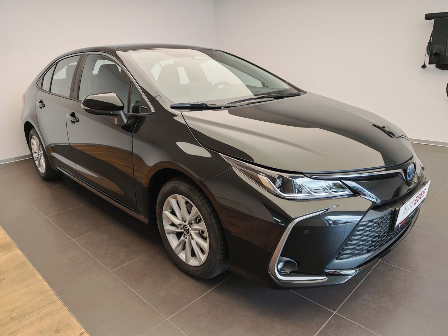 Toyota Corolla, 1.8L (HEV speciální) 140 - 4x2 - fotka 3