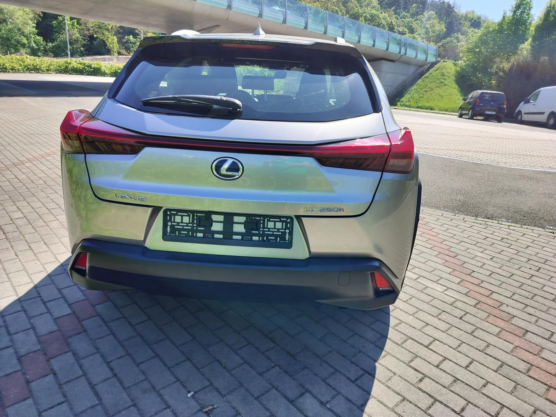 Lexus UX 250h, BUSINESS edition,alcantara - fotka 6
