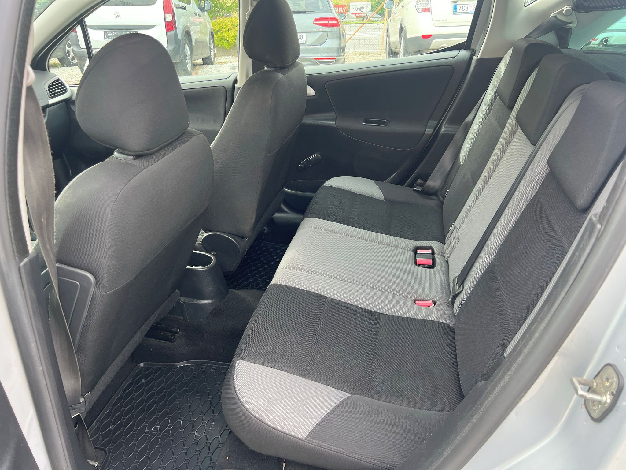 Peugeot 207, 1.4i - fotka 6