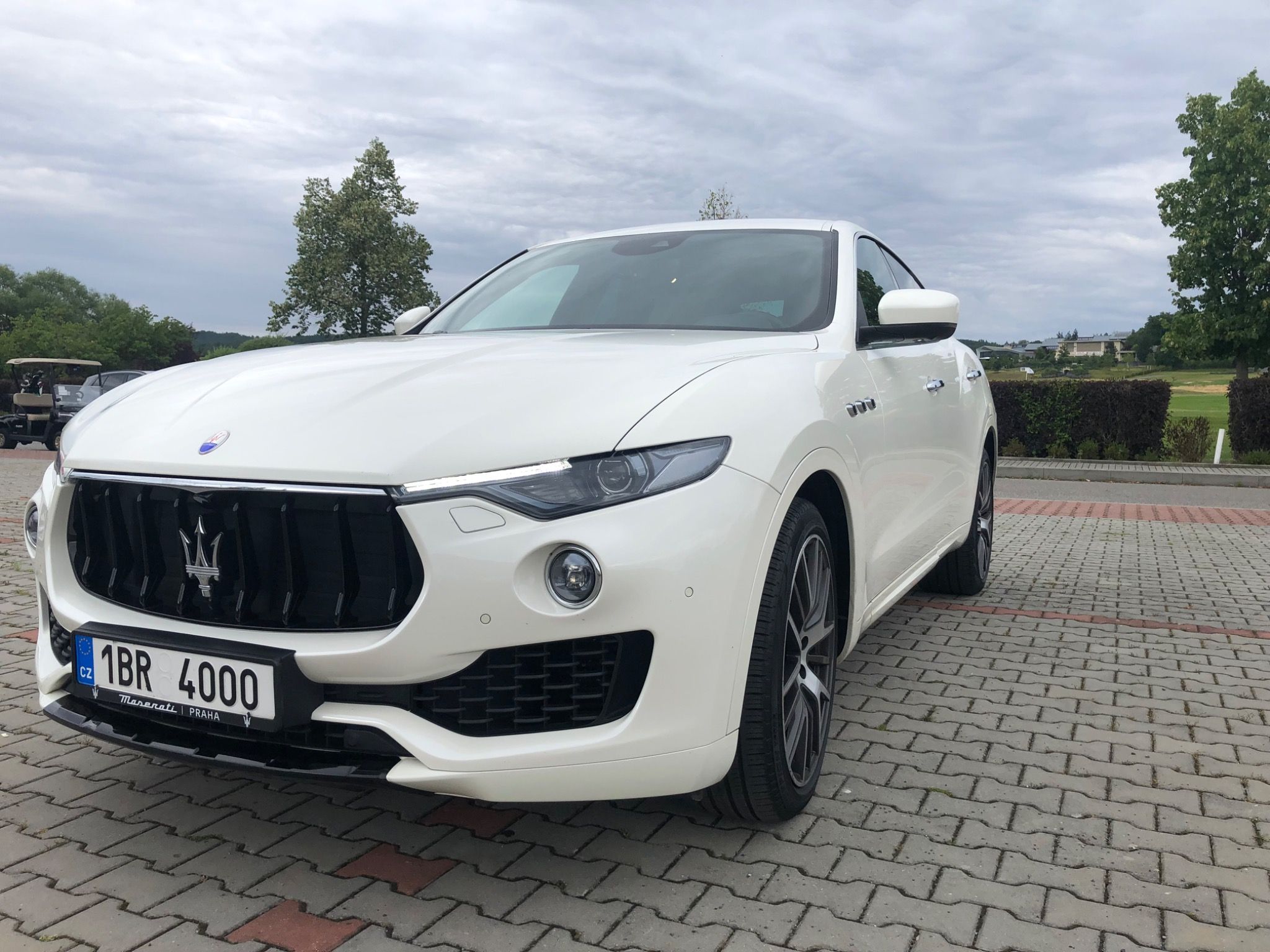 Maserati Levante, SQ4 316 KW TOP stav!