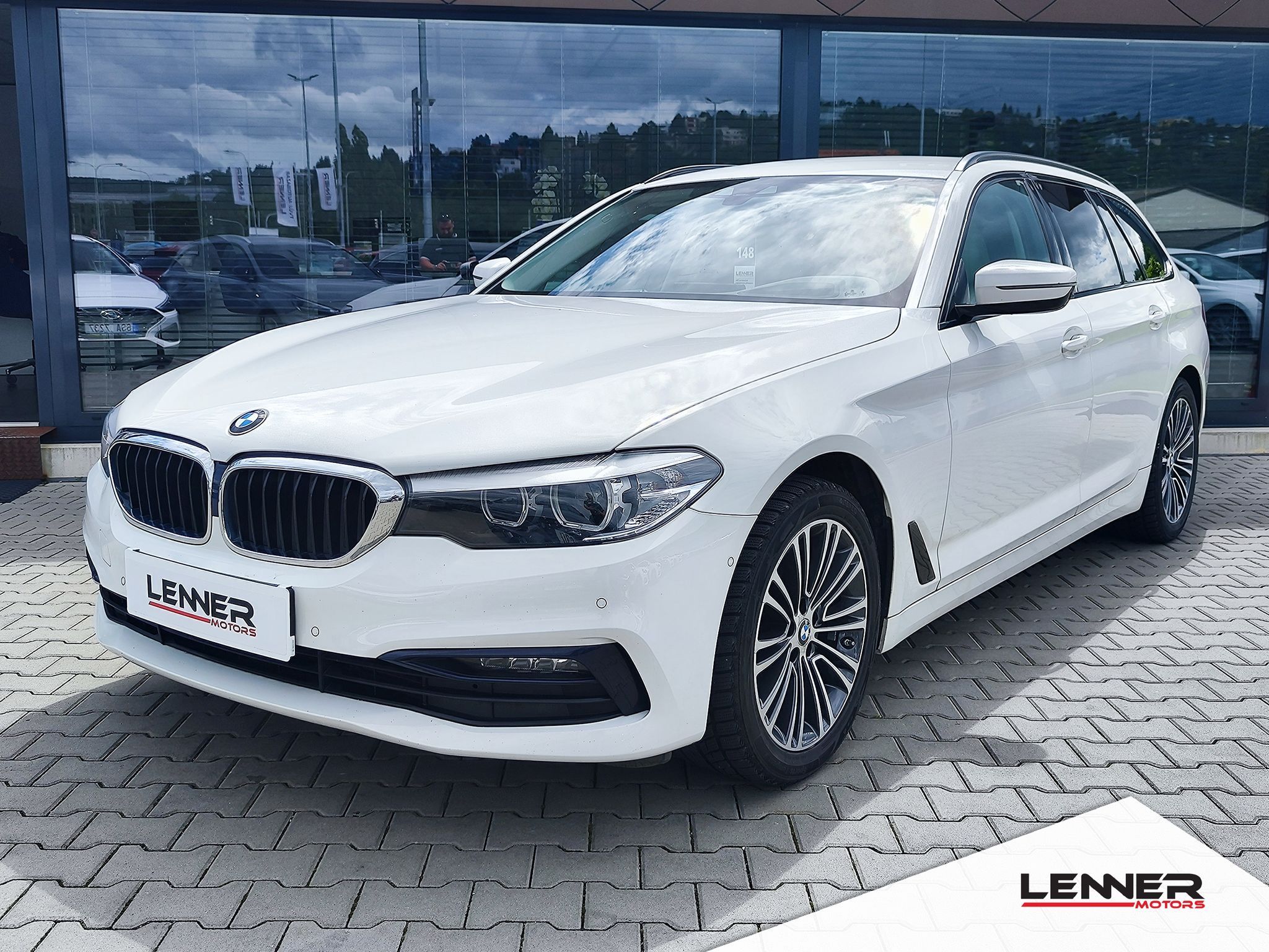 BMW Řada 5, 2.0d/140kW 520d Sportline