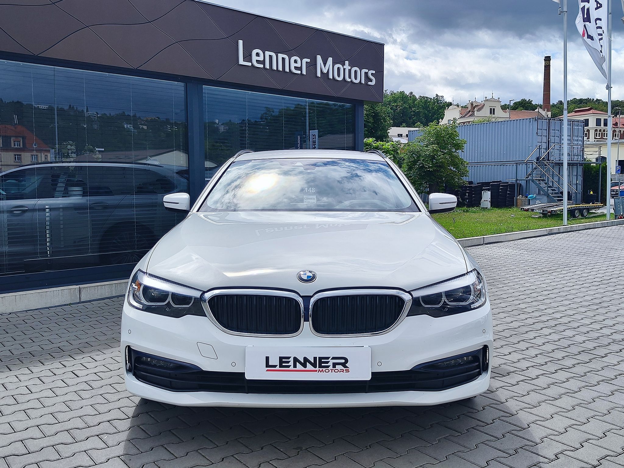 BMW Řada 5, 2.0d/140kW 520d Sportline - fotka 2