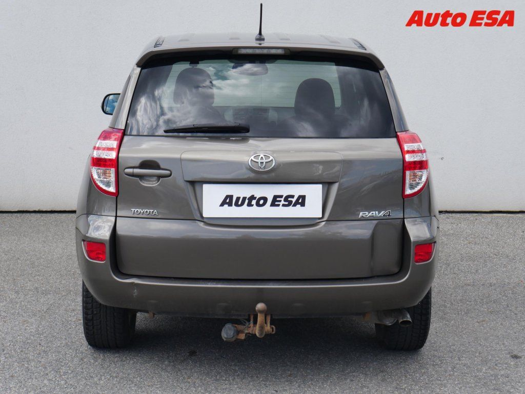 Toyota Rav4, 2.0i 4X4,ČR,AT,tažné - fotka 5