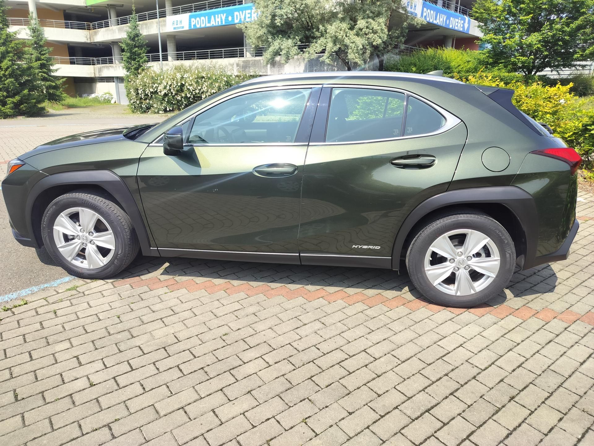 Lexus UX 250h, BUSINESS edition,alcantara - fotka 4